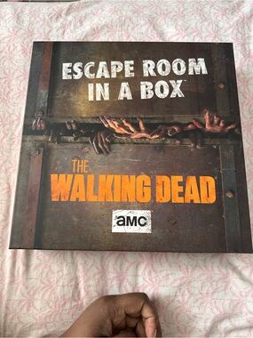 Escape Room In A Box: The Walking Dead Board Game - Black & Orange